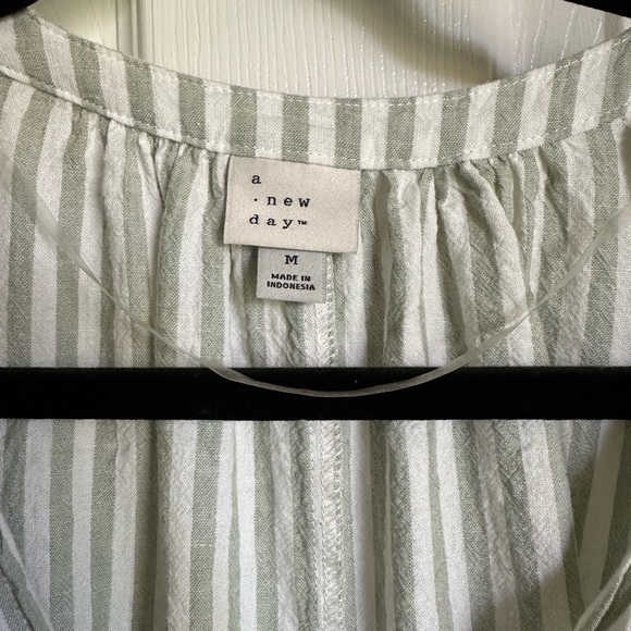 a new day Linen Green Striped Top (Women’s M) - Picture 4 of 6